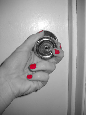 doorknob red
